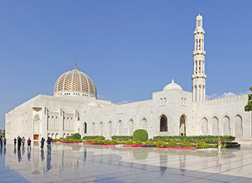 sultan-qaboos-grand-mosque